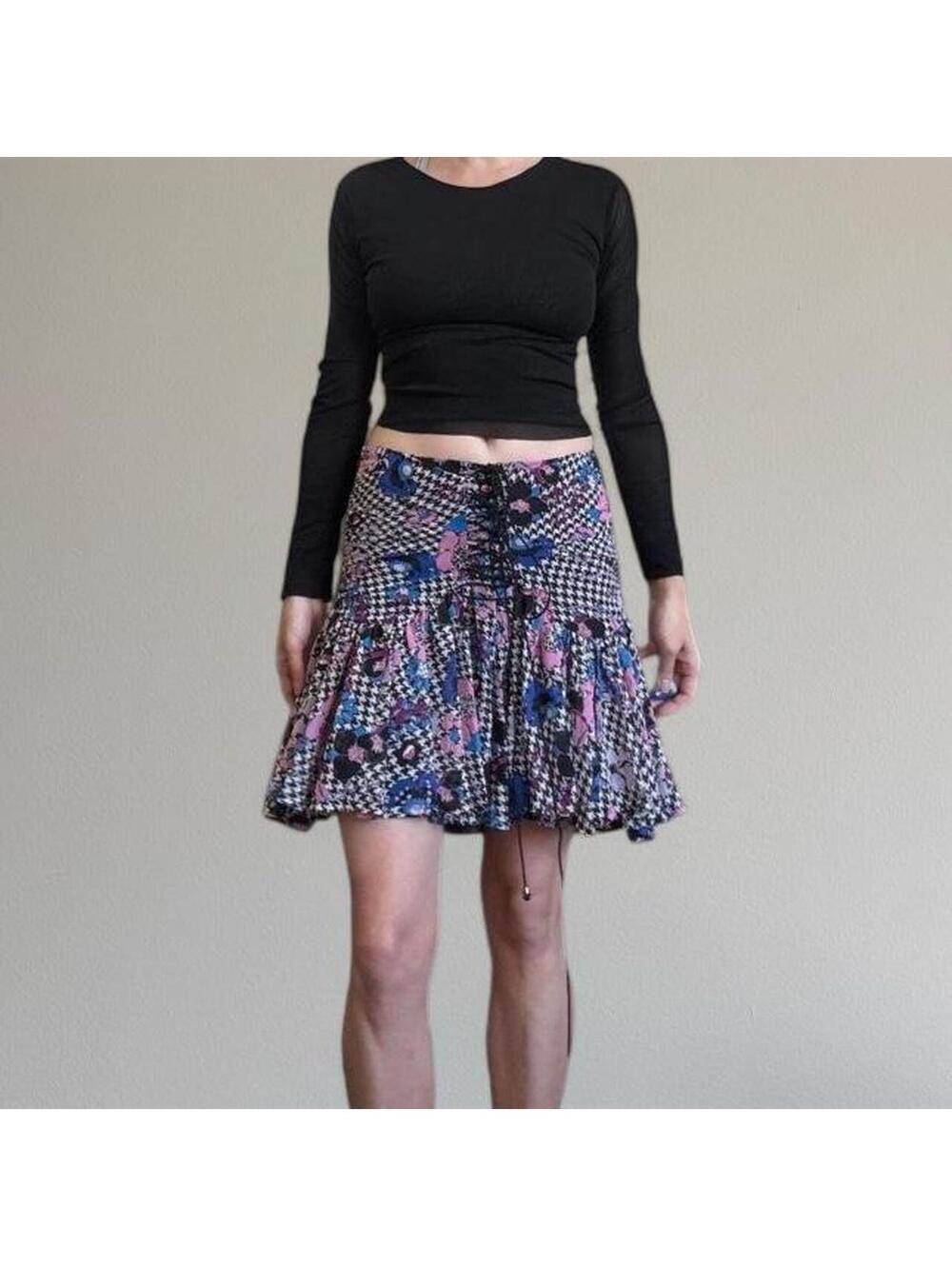 Floral houndstooth mini skirt from Guess.